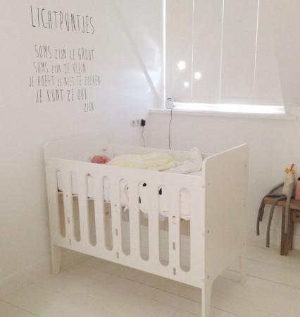 Houten luiken babykamer